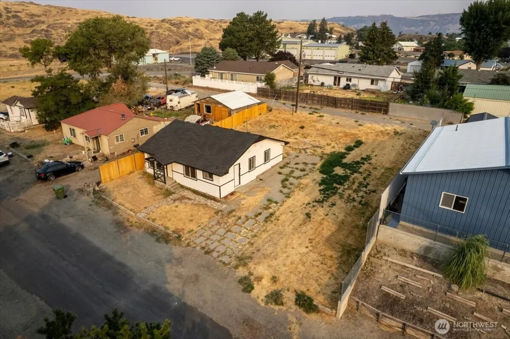 213 W Kelso Avenue Electric City, WA 99123