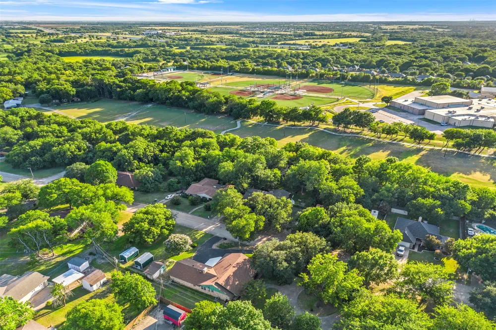 110 Pecan Creek Street Red Oak, TX 75154