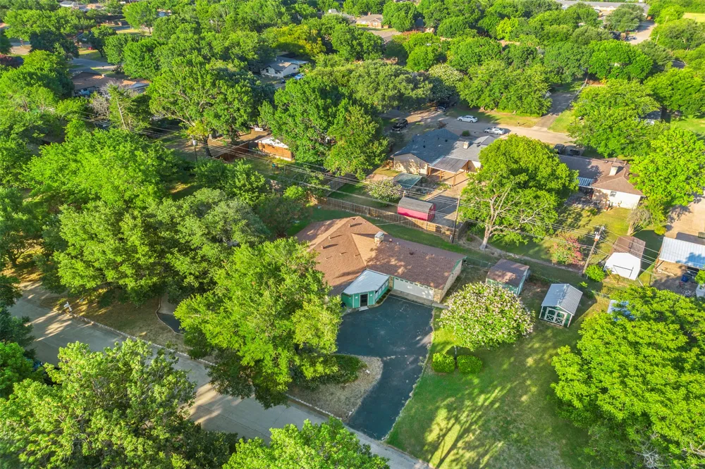 110 Pecan Creek Street Red Oak, TX 75154
