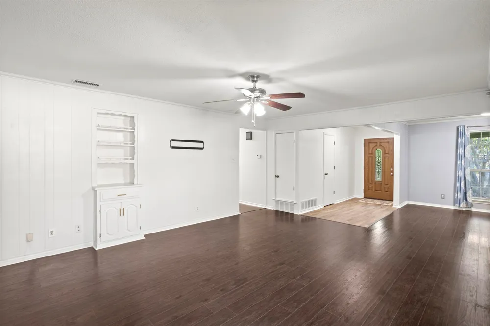 110 Pecan Creek Street Red Oak, TX 75154
