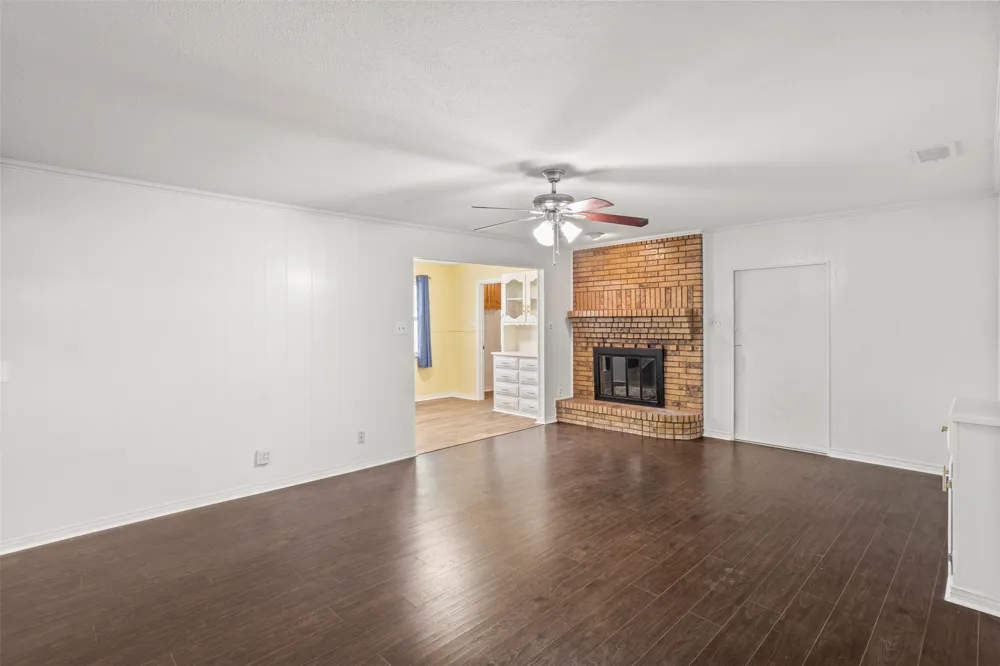 110 Pecan Creek Street Red Oak, TX 75154