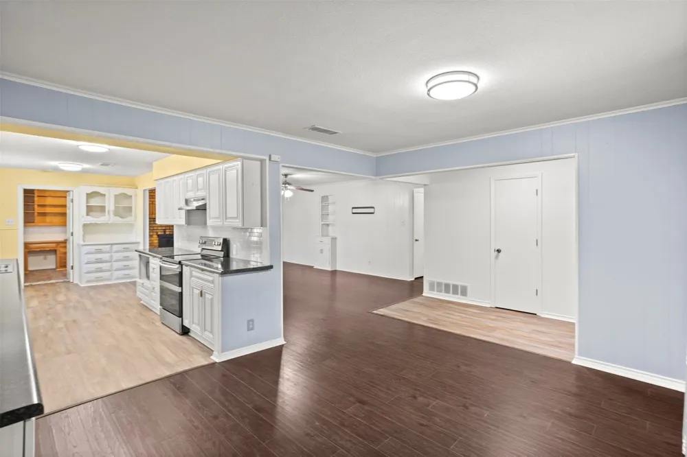110 Pecan Creek Street Red Oak, TX 75154