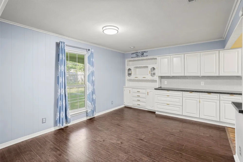 110 Pecan Creek Street Red Oak, TX 75154