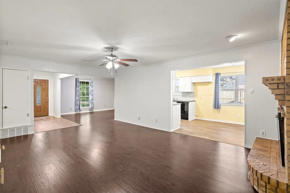 110 Pecan Creek Street Red Oak, TX 75154