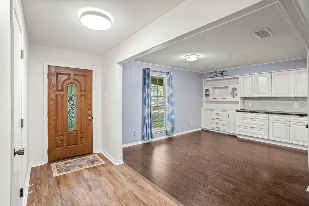110 Pecan Creek Street Red Oak, TX 75154