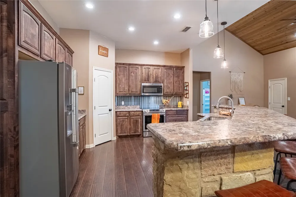 4600 County Road 906 Godley, TX 76044