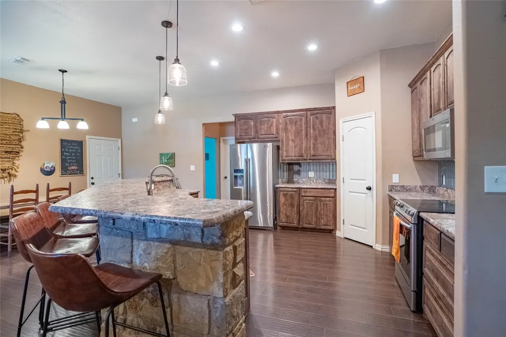4600 County Road 906 Godley, TX 76044