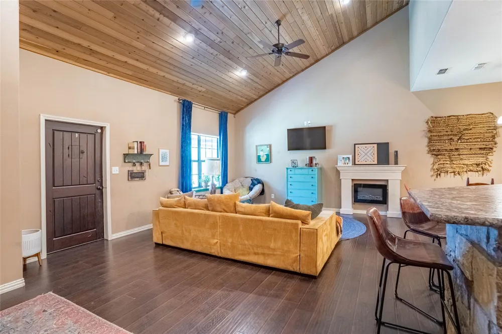 4600 County Road 906 Godley, TX 76044