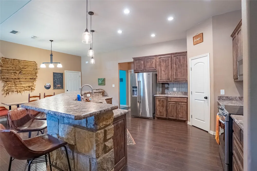 4600 County Road 906 Godley, TX 76044