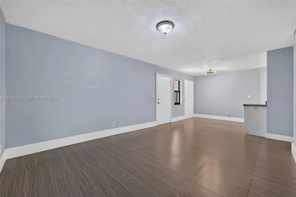 8701 SW 141st St #L6 Palmetto Bay, FL 33176