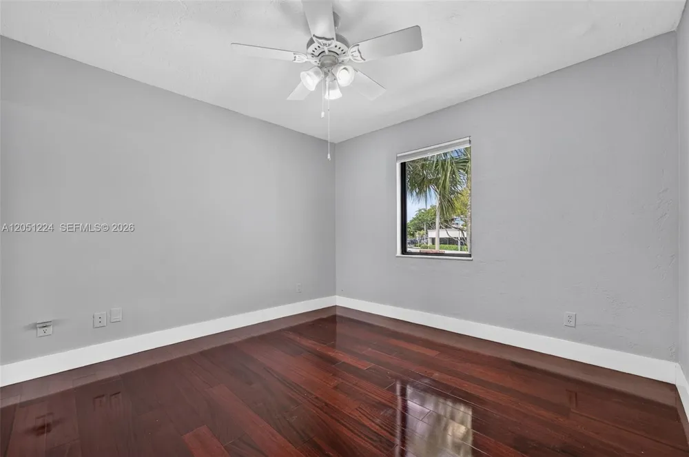 8701 SW 141st St #L6 Palmetto Bay, FL 33176