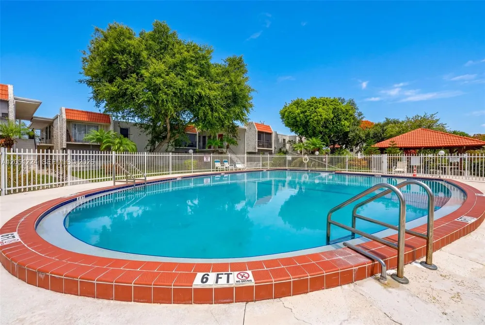8701 SW 141st St #L6 Palmetto Bay, FL 33176
