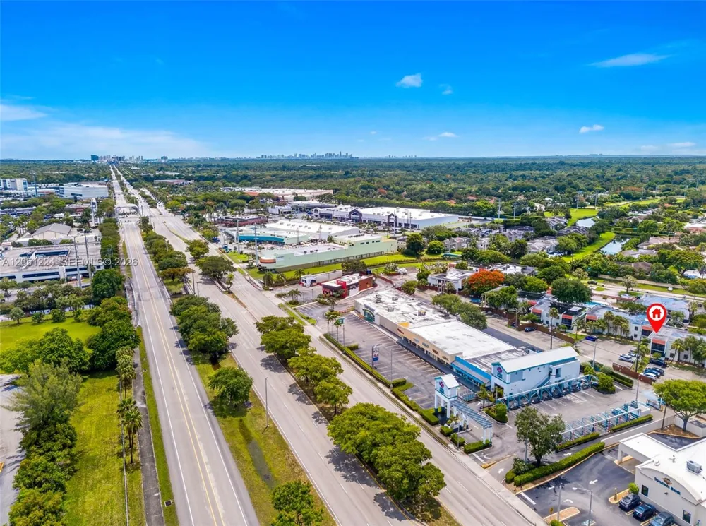 8701 SW 141st St #L6 Palmetto Bay, FL 33176