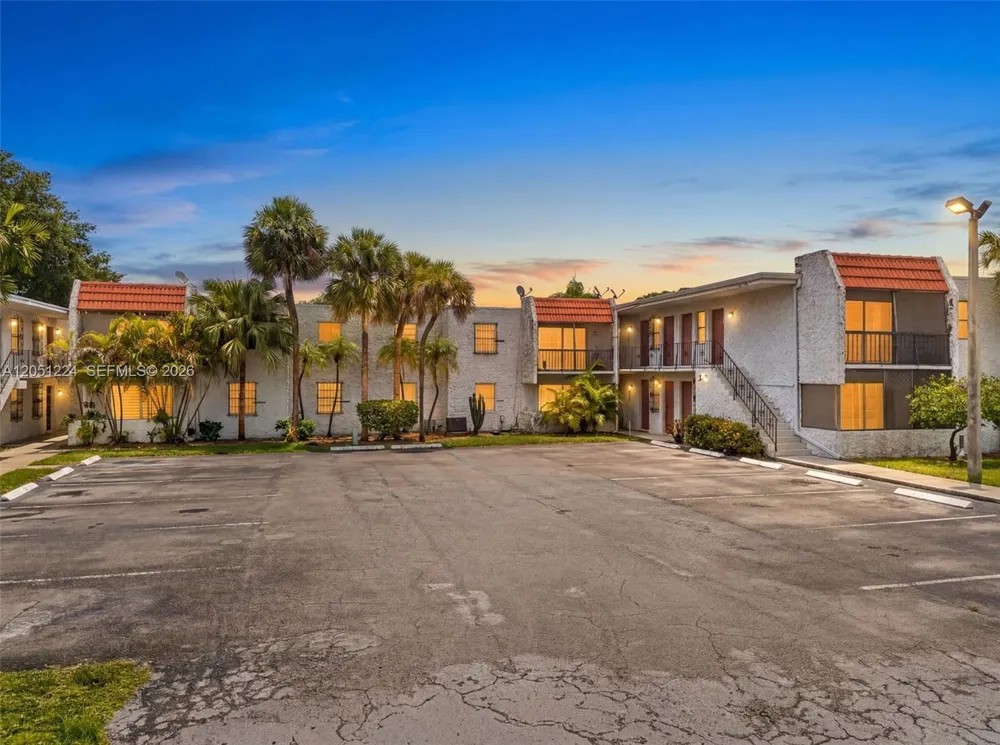 8701 SW 141st St #L6 Palmetto Bay, FL 33176