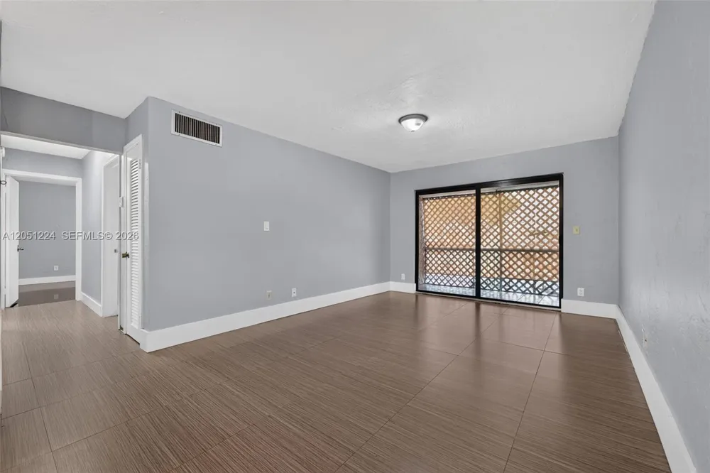 8701 SW 141st St #L6 Palmetto Bay, FL 33176