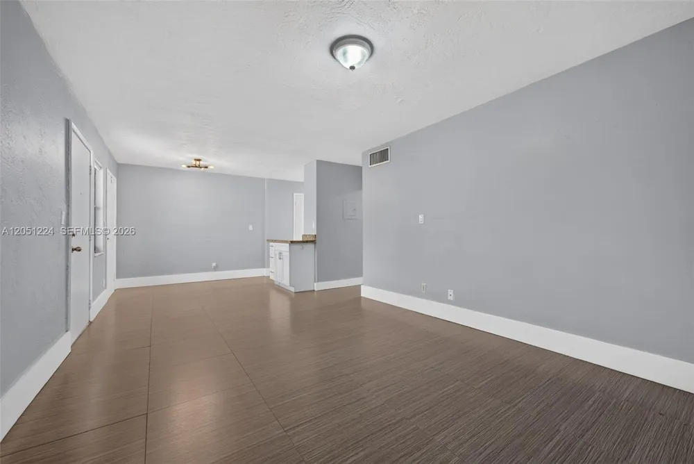 8701 SW 141st St #L6 Palmetto Bay, FL 33176
