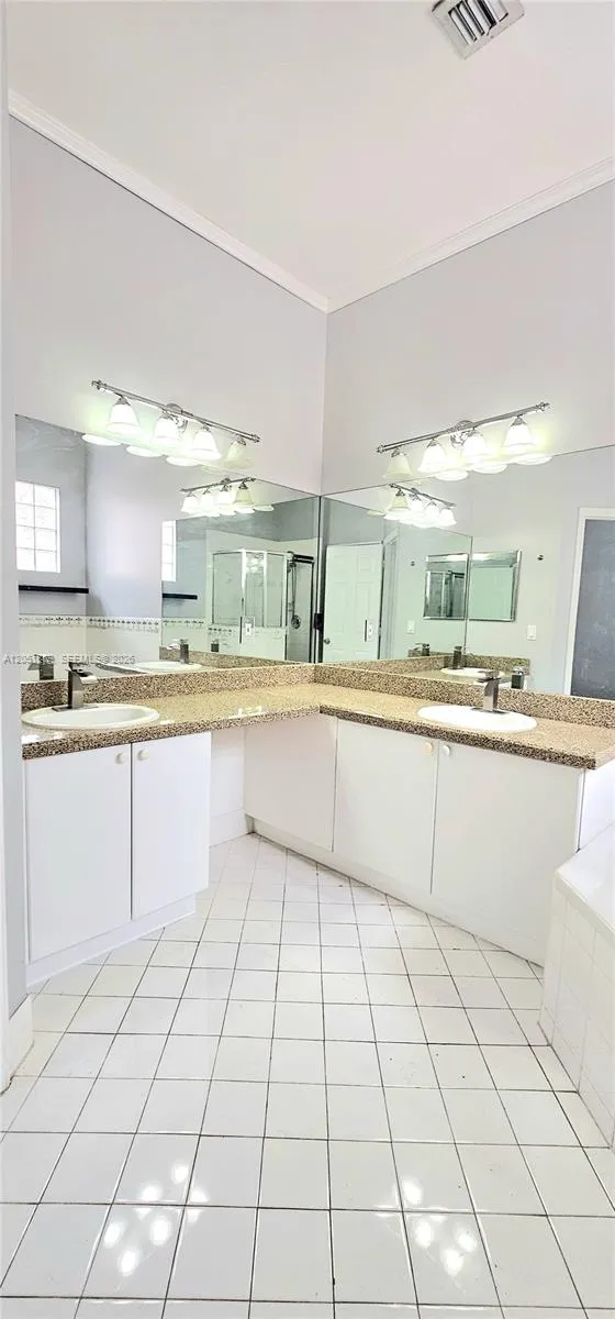 21460 SW 90th Ct Cutler Bay, FL 33189