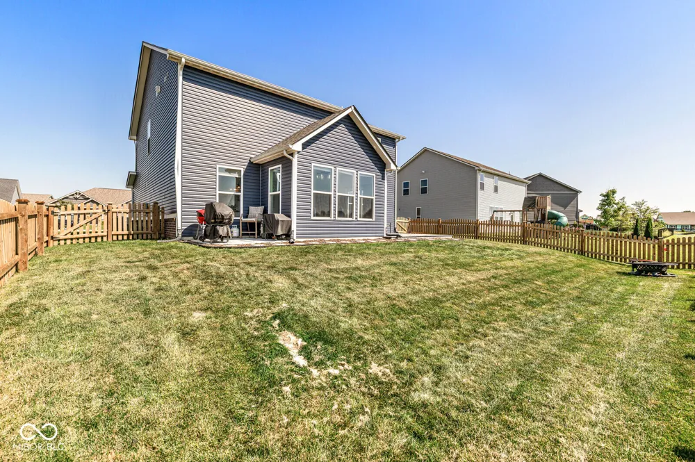 2814 Larkspur Drive Lebanon, IN 46052