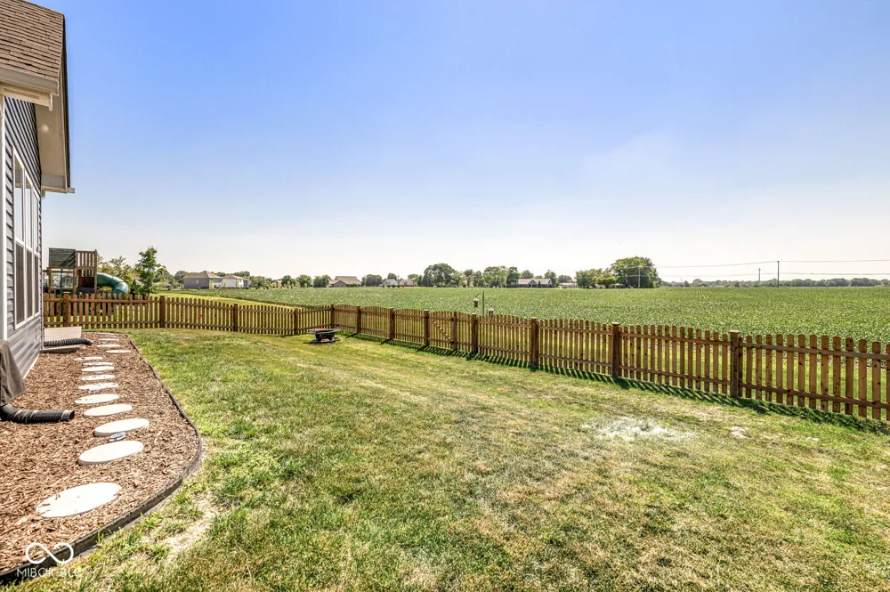 2814 Larkspur Drive Lebanon, IN 46052
