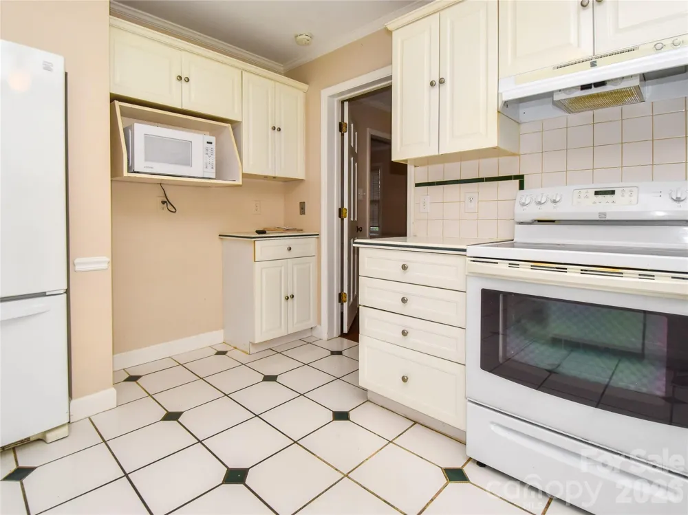 792 Reaford Road Winston Salem, NC 27104