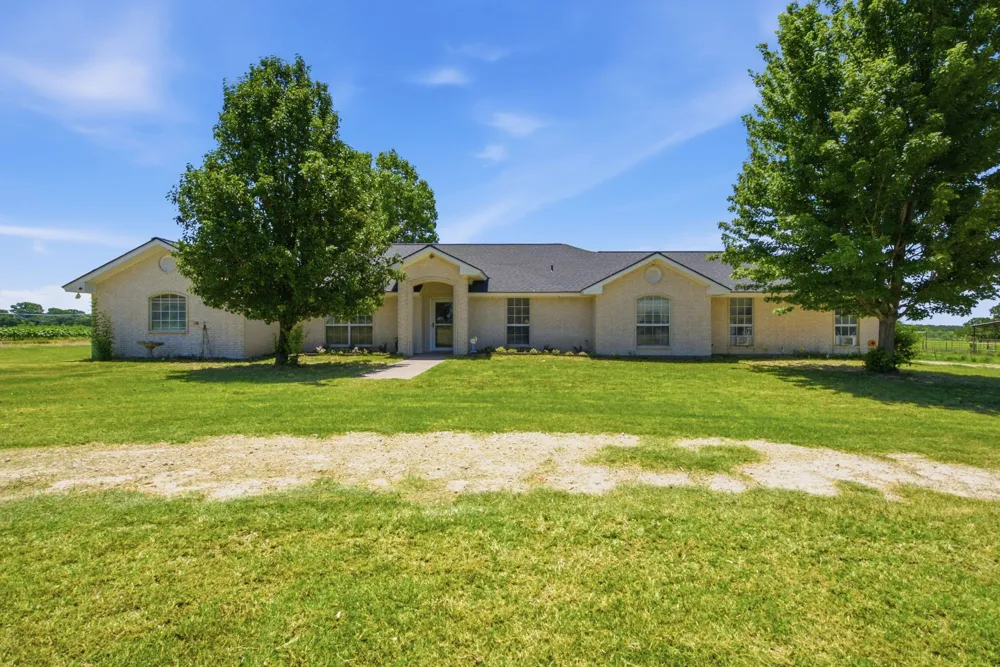 1640 County Road 185 Stephenville, TX 76401