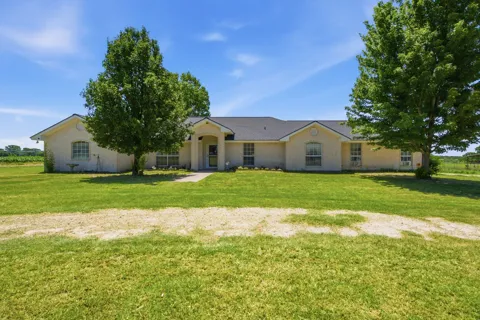 1640 County Road 185