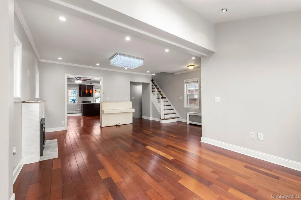 6148 220th Street Oakland Gardens, NY 11364