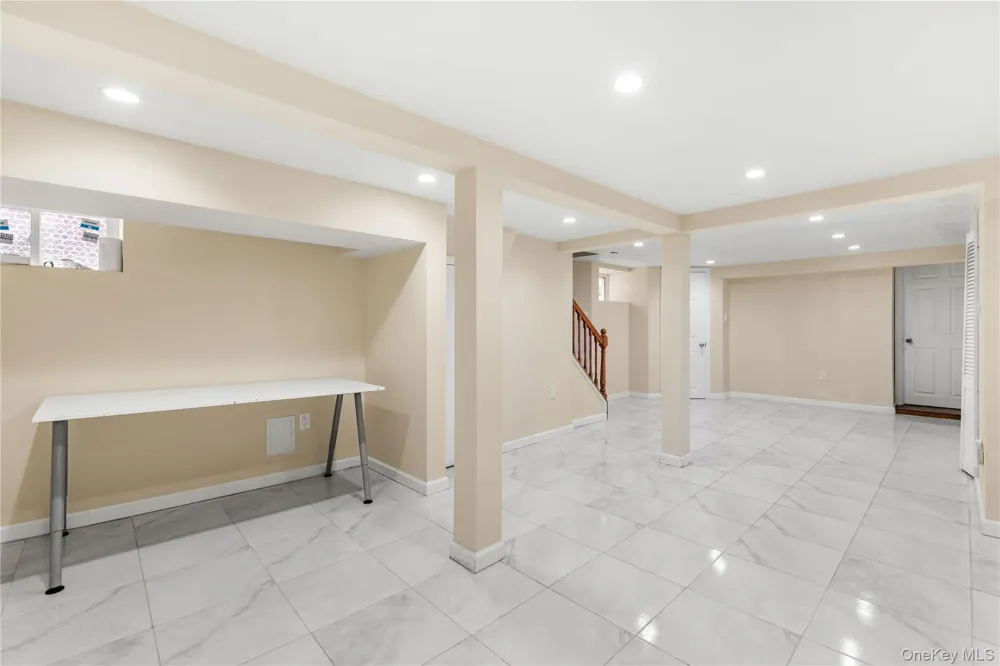 6148 220th Street Oakland Gardens, NY 11364