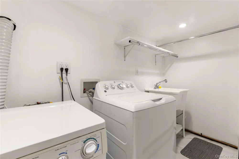 6148 220th Street Oakland Gardens, NY 11364