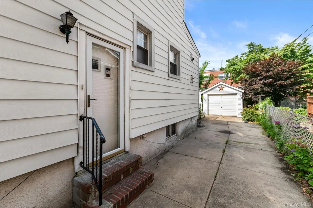 6148 220th Street Oakland Gardens, NY 11364