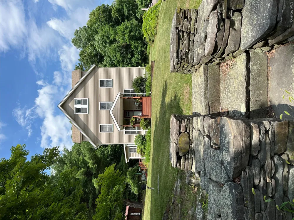 17 Spring Street Ellenville, NY 12428