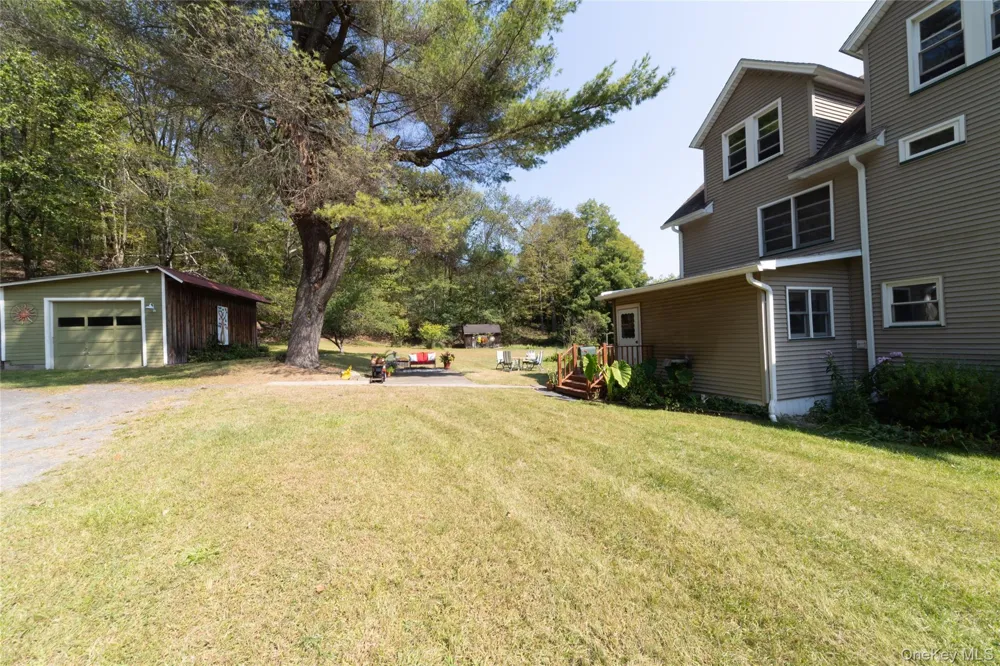 17 Spring Street Ellenville, NY 12428