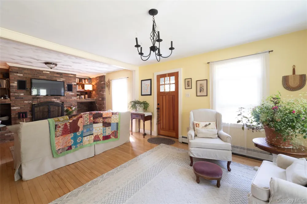 17 Spring Street Ellenville, NY 12428