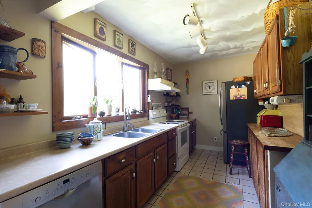 17 Spring Street Ellenville, NY 12428