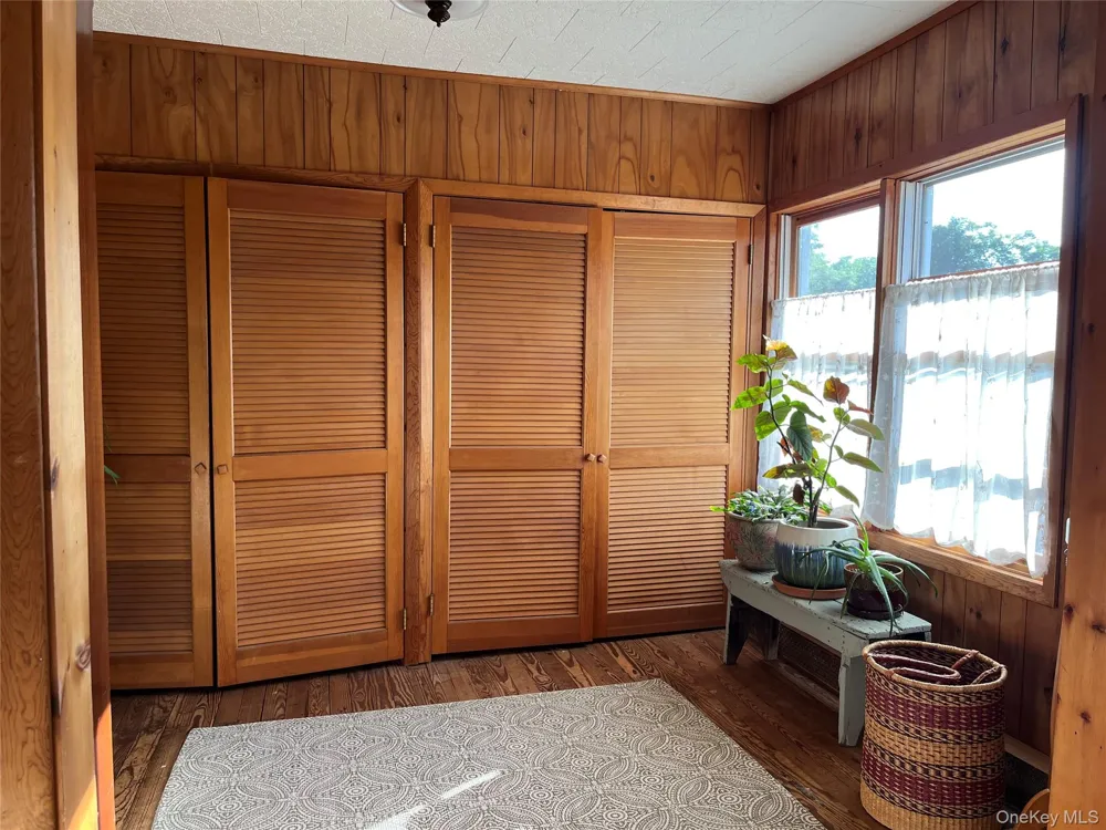 17 Spring Street Ellenville, NY 12428