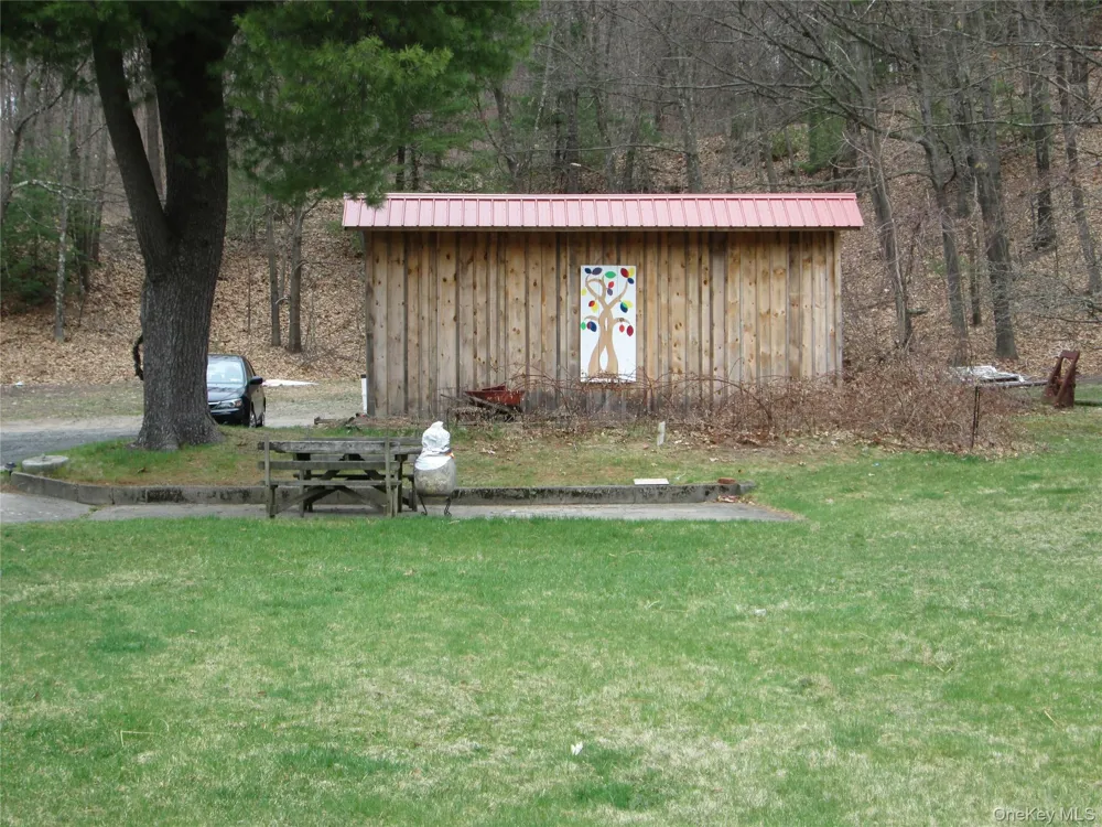 17 Spring Street Ellenville, NY 12428