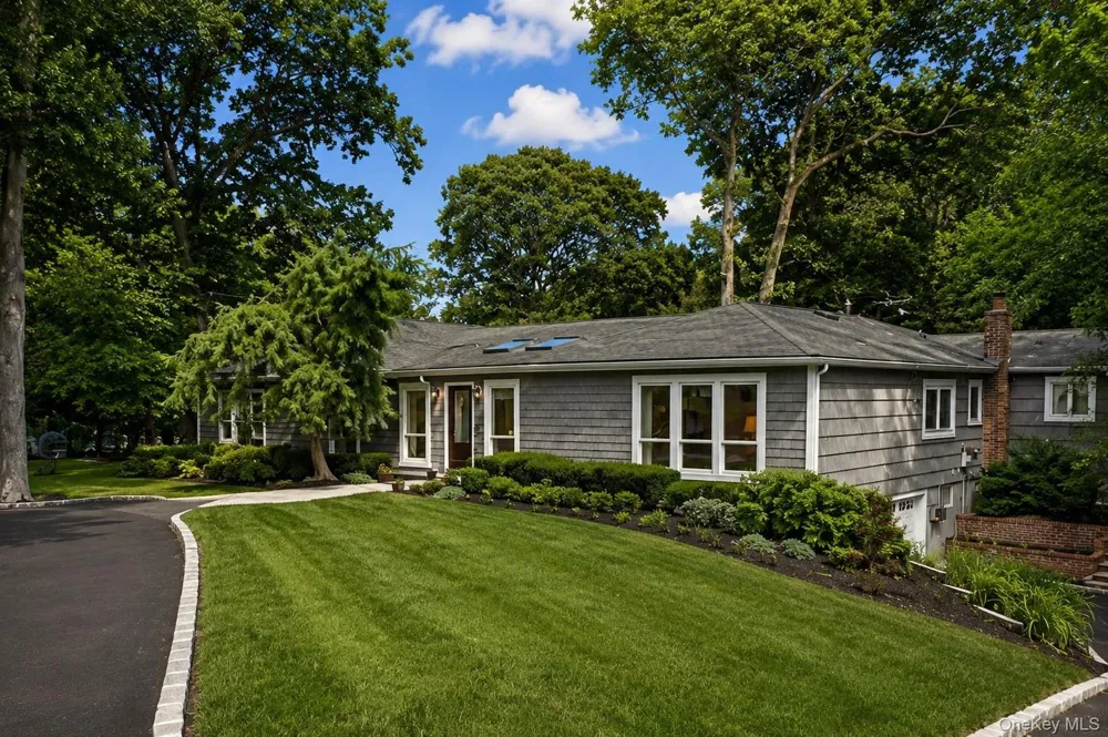 4 Durham Drive Dix Hills, NY 11746