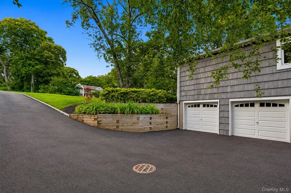 4 Durham Drive Dix Hills, NY 11746