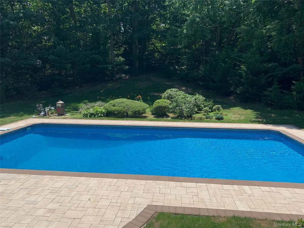 4 Durham Drive Dix Hills, NY 11746