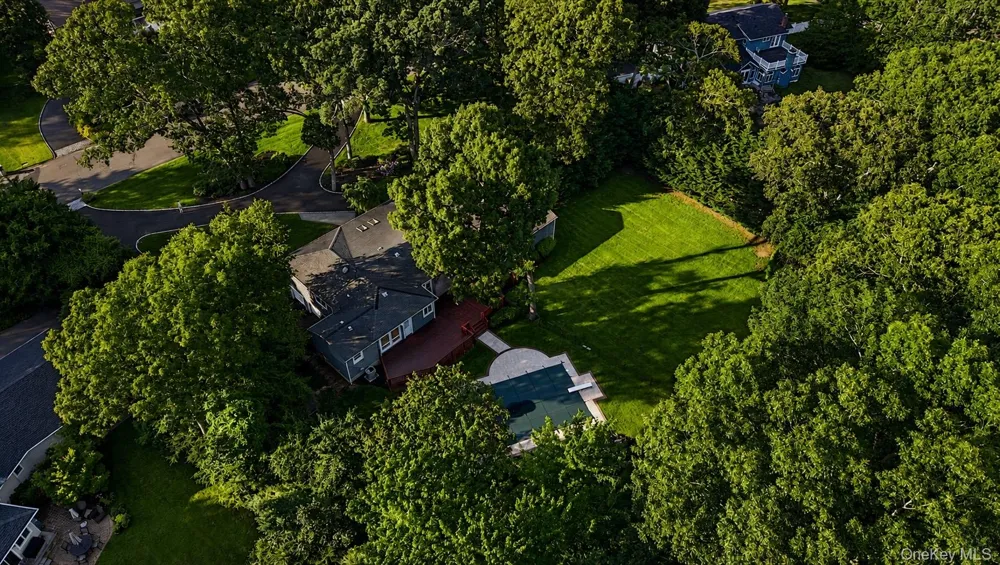 4 Durham Drive Dix Hills, NY 11746