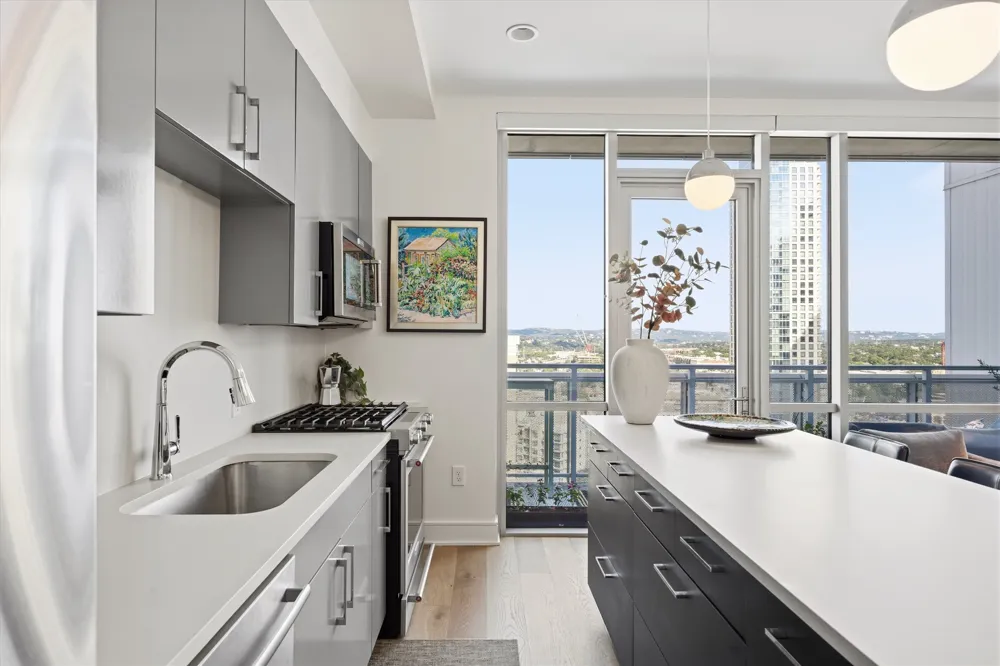 222 West Avenue #1808 Austin, TX 78701