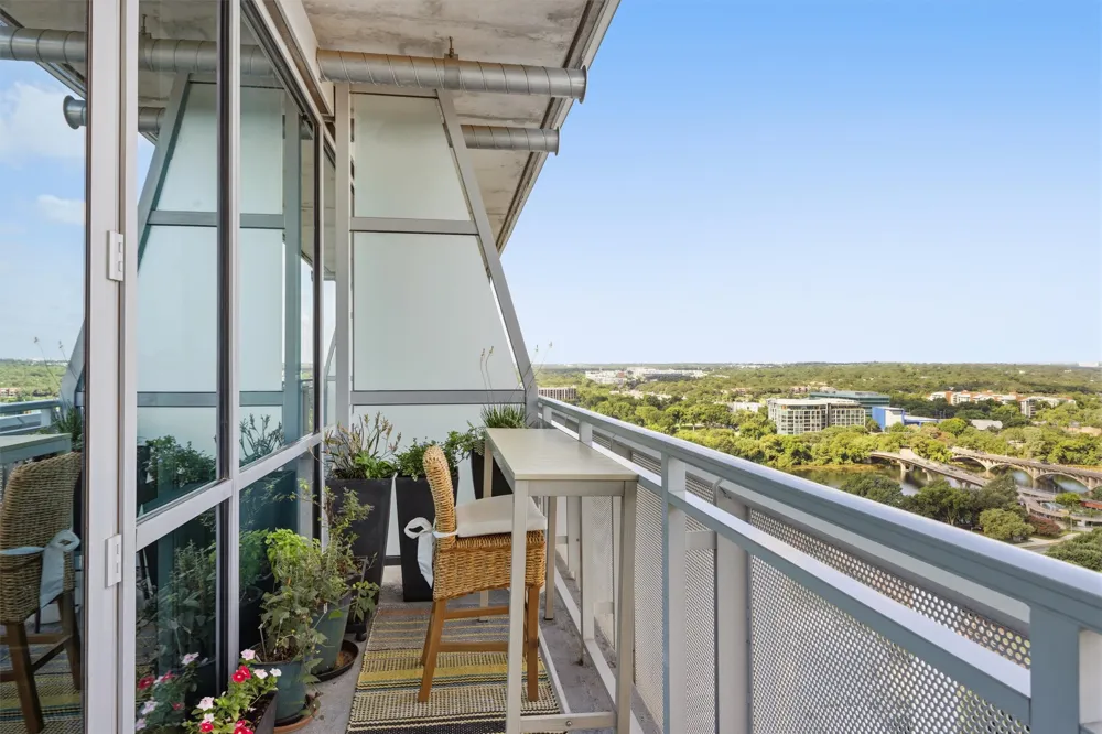 222 West Avenue #1808 Austin, TX 78701