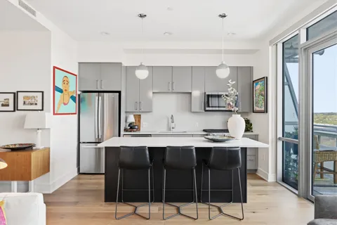 222 West Avenue #1808