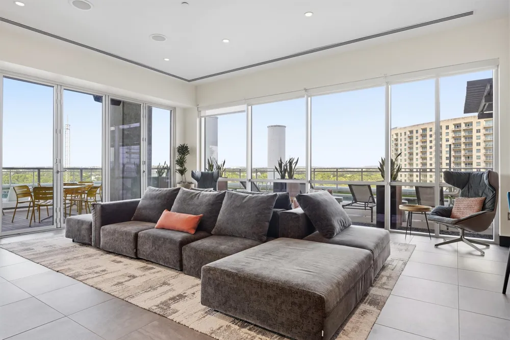 222 West Avenue #1808 Austin, TX 78701