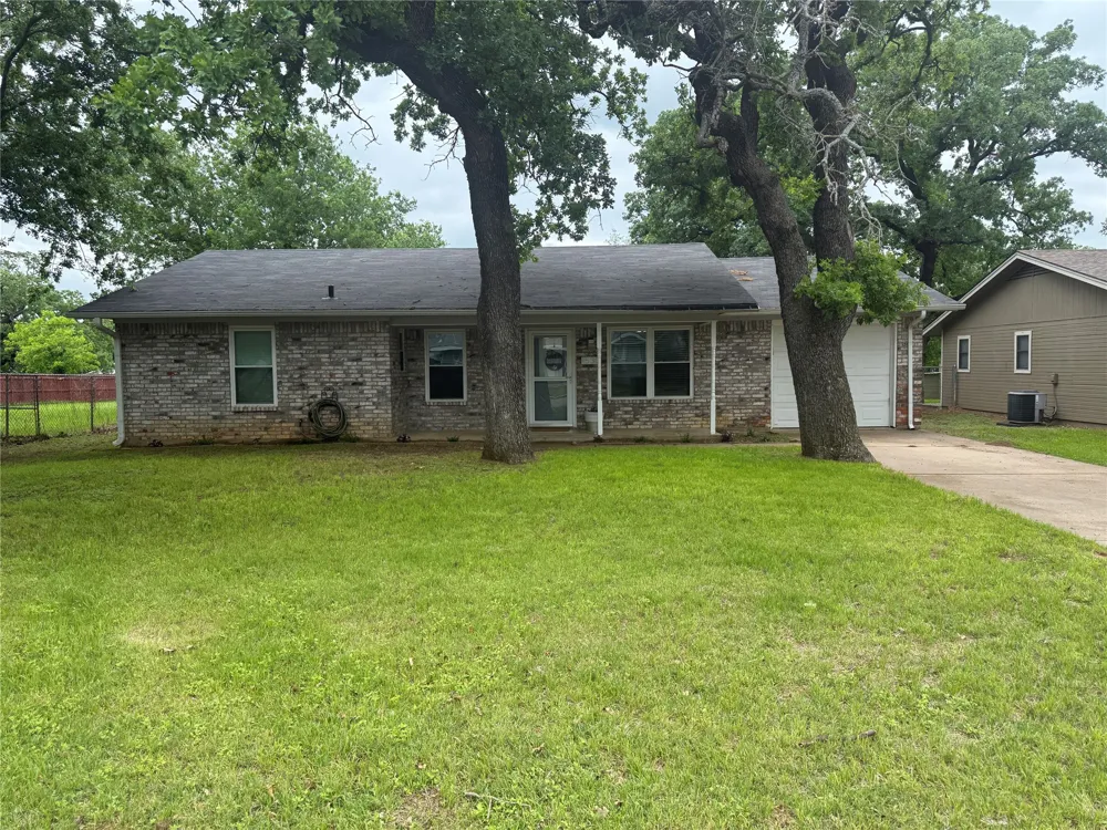 1530 W Groesbeck Street Stephenville, TX 76401