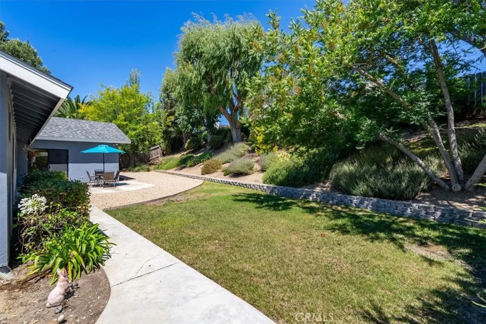 431 Apache Court Paso Robles, CA 93446