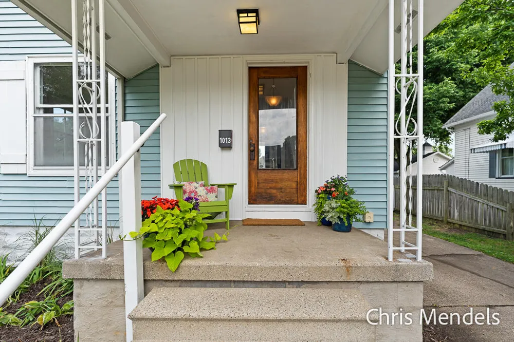 1013 Pennoyer Avenue Grand Haven, MI 49417