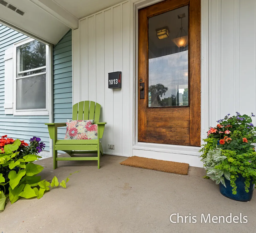 1013 Pennoyer Avenue Grand Haven, MI 49417