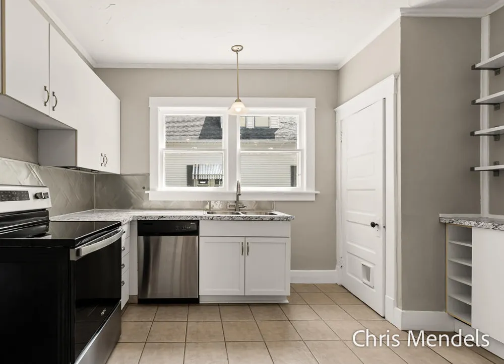 1013 Pennoyer Avenue Grand Haven, MI 49417