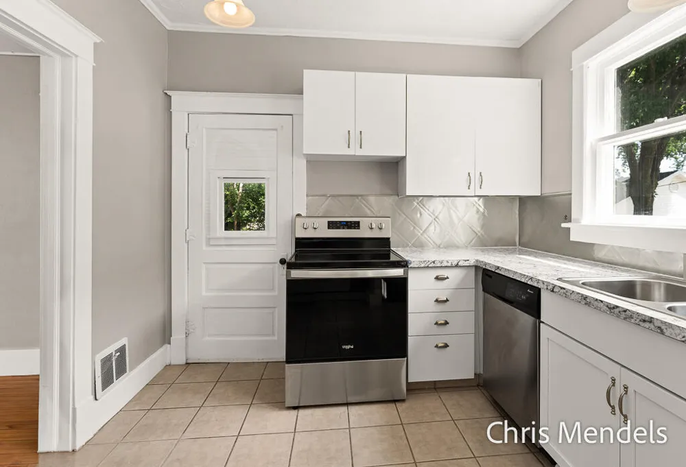 1013 Pennoyer Avenue Grand Haven, MI 49417